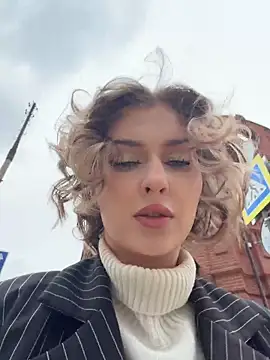 KellyKeler online show from February 18, 1:29 pm