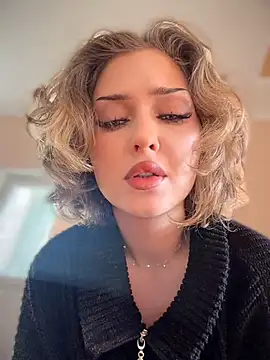 KellyKeler online show from April 11, 11:03 am