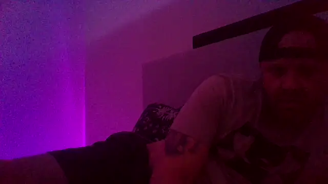 Snapshot of bjarson123 chatting on February 21, 8:26 am bjarson123 online show from February 21, 8:26 am