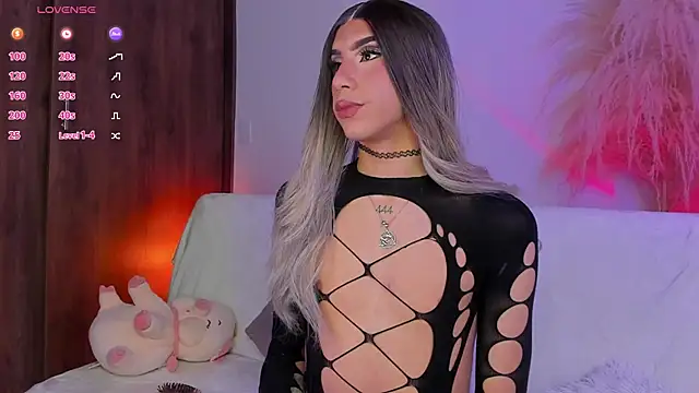 Snapshot of Samantha_Magic chatting on September 16, 2:23 am Samantha Magic online show from September 16, 2:23 am