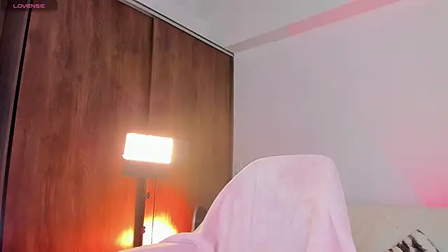 Snapshot of Samantha_Magic chatting on October 3, 1:35 am Samantha Magic online show from October 3, 1:35 am