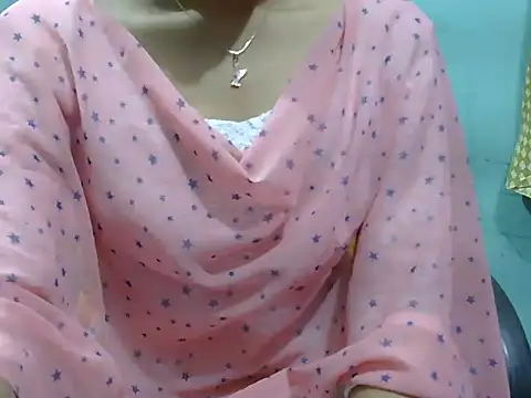 Snapshot of lovely_soniya chatting on October 6, 5:27 am lovely soniya online show from October 6, 5:27 am