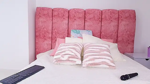 emmacurvy online show from November 6, 3:07 am