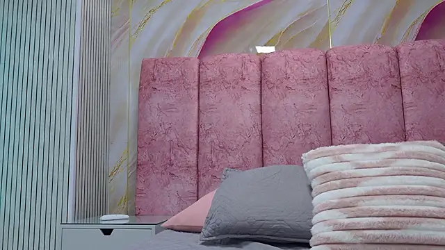 emmacurvy online show from March 6, 3:03 am