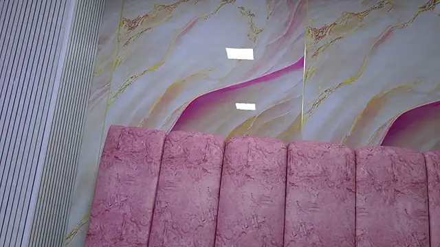 emmacurvy online show from April 2, 3:04 am