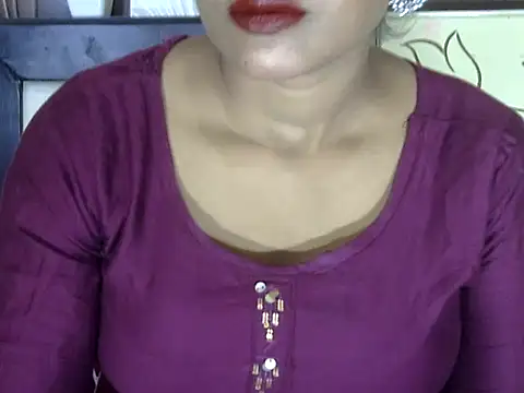 Snapshot of hotee_bhabi chatting on September 19, 7:10 am hotee bhabi online show from September 19, 7:10 am