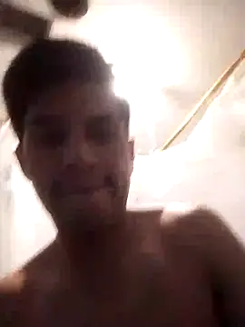 Titoale1 online show from August 4, 4:04 am