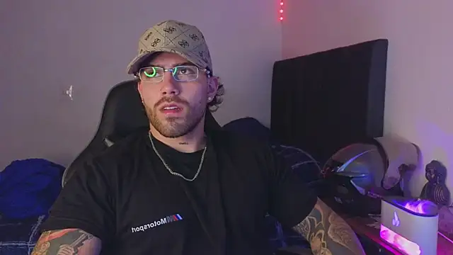 Ades Lowe online show from January 14, 5:24 am