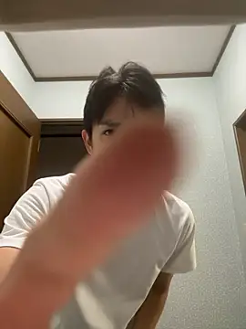 Snapshot of yuma0815 chatting on November 1, 9:00 am yuma0815 online show from November 1, 9:00 am