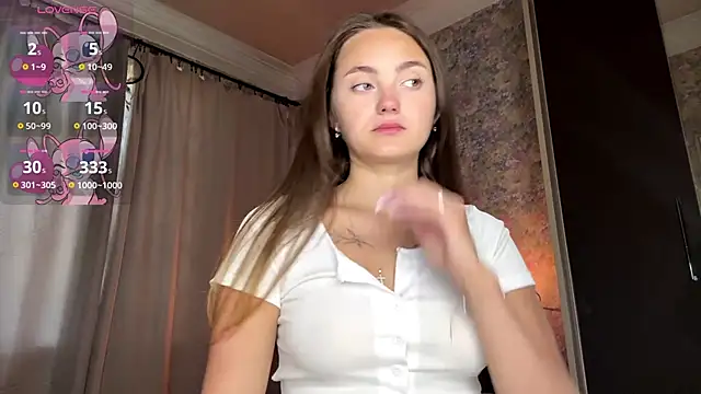 Snapshot of LoraDavi chatting on July 1, 7:21 am LoraDavi online show from July 1, 7:21 am