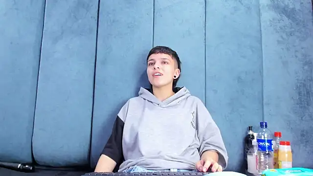 Megan Thompson  online show from March 21, 2:16 am