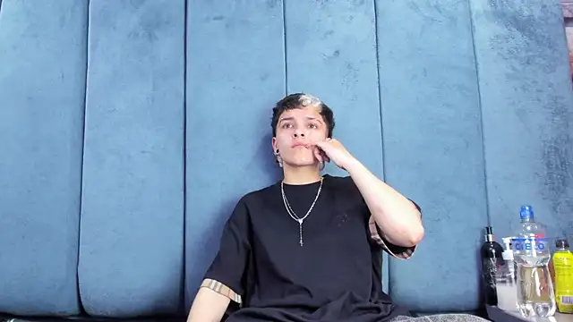 Megan Thompson  online show from April 16, 2:12 am