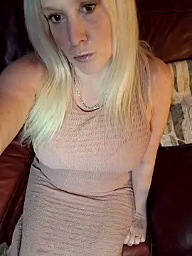 Bouncy-Bella28X online show from February 22, 3:43 pm