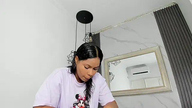 keyla mejia online show from April 5, 12:13 pm