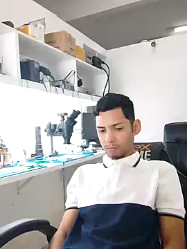 Snapshot of Oqui chatting on February 21, 12:50 pm Oqui online show from February 21, 12:50 pm