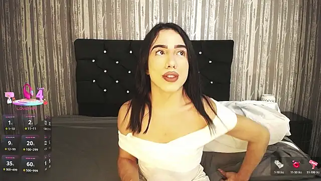 Alicee Moonn online show from July 11, 9:05 pm