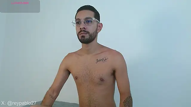 Snapshot of ReyPablo1 chatting on November 19, 9:15 pm ReyPablo1 online show from November 19, 9:15 pm