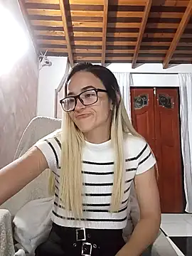 Snapshot of Mariam_Arango chatting on January 15, 6:40 am Mariam Arango online show from January 15, 6:40 am