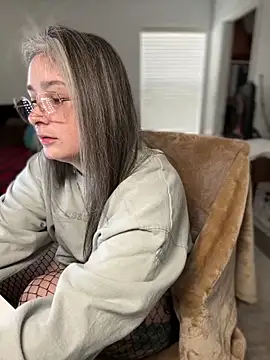 Snapshot of Alix_Valentine chatting on February 3, 6:13 pm Alix Valentine online show from February 3, 6:13 pm