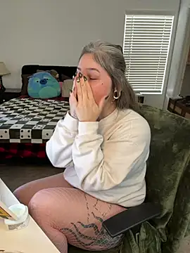 Snapshot of Alix_Valentine chatting on February 20, 5:02 pm Alix Valentine online show from February 20, 5:02 pm