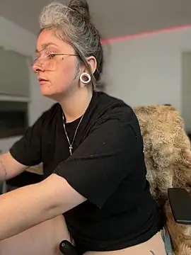 Alix Valentine online show from March 15, 4:29 am