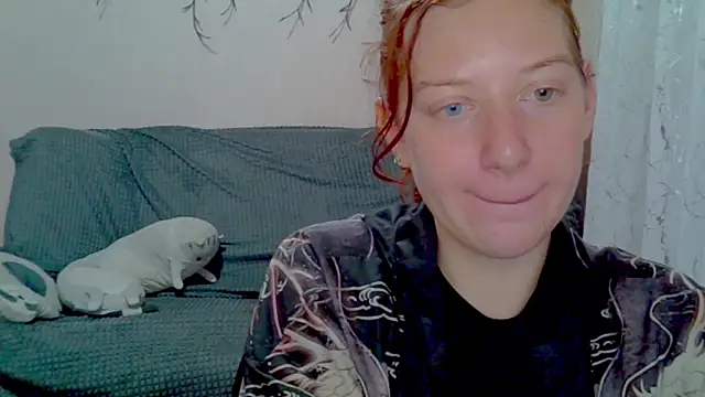 Lily Ember online show from March 18, 8:01 pm