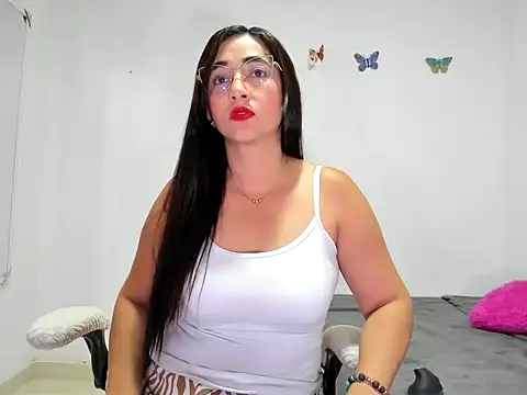 TamiDesire online show from September 17, 11:17 pm