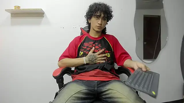 Snapshot of JackesTaylor chatting on October 26, 5:02 am JackesTaylor online show from October 26, 5:02 am