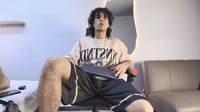 Snapshot of JackesTaylor chatting on February 12, 5:46 am JackesTaylor online show from February 12, 5:46 am