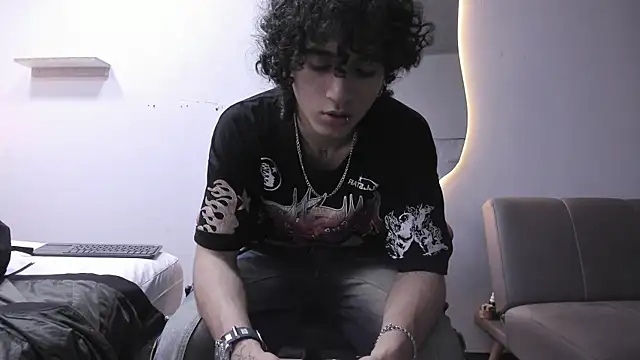 Snapshot of JackesTaylor chatting on February 20, 6:26 am JackesTaylor online show from February 20, 6:26 am