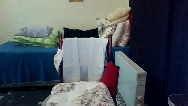 Snapshot of st206boy chatting on February 2, 12:20 am st206boy online show from February 2, 12:20 am