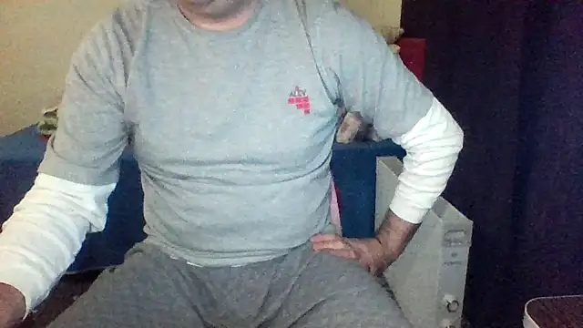 Snapshot of st206boy chatting on February 15, 10:50 pm st206boy online show from February 15, 10:50 pm