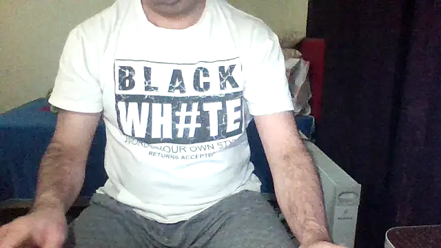 Snapshot of st206boy chatting on February 16, 11:23 pm st206boy online show from February 16, 11:23 pm