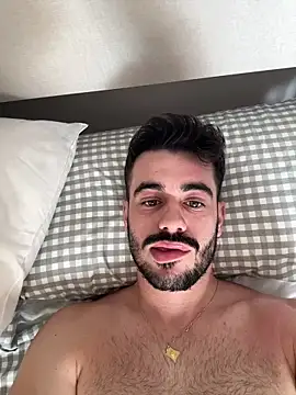 Snapshot of Carl242000 chatting on October 3, 8:33 am Carl242000 online show from October 3, 8:33 am