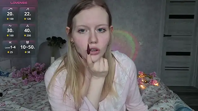 Snapshot of Wendy_228 chatting on March 20, 12:21 pm Wendy 228 online show from March 20, 12:21 pm