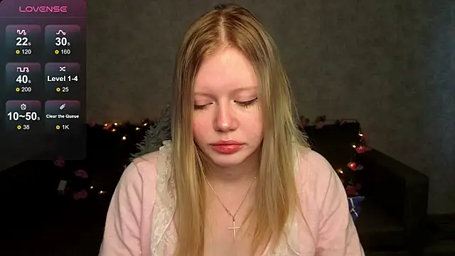 Snapshot of Wendy_228 chatting on April 1, 1:17 am Wendy 228 online show from April 1, 1:17 am