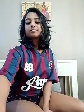 littlemissdevil69 online show from January 18, 6:39 am