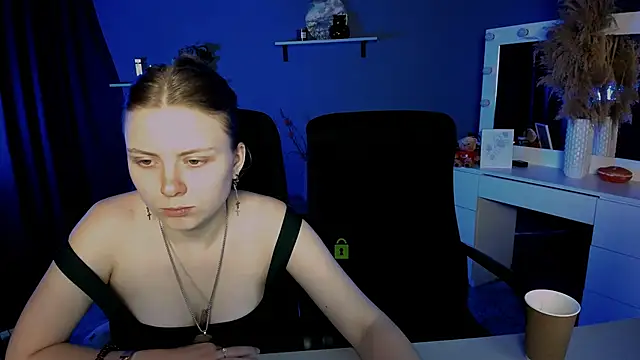 Snapshot of foxy_tease_ chatting on September 21, 2:46 am foxy tease online show from September 21, 2:46 am