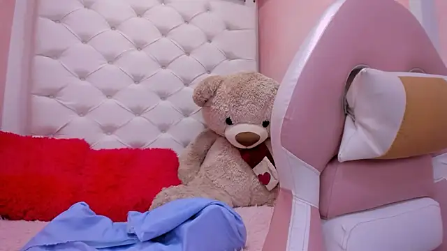 eimy skinny  online show from March 25, 1:28 pm