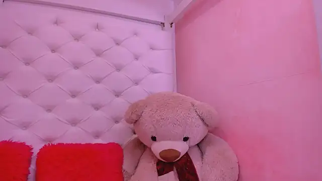 eimy skinny  online show from June 12, 1:21 pm