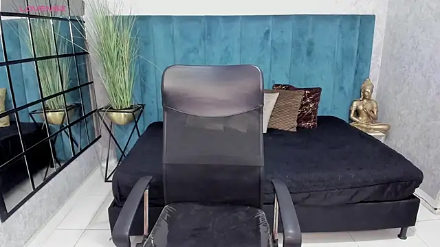 Snapshot of VictoriaaBlair chatting on February 26, 7:24 pm VictoriaaBlair online show from February 26, 7:24 pm