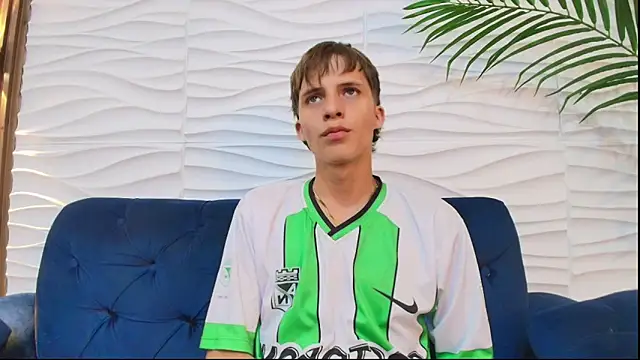 Snapshot of Pavo_tv chatting on May 18, 7:31 pm Pavo tv online show from May 18, 7:31 pm