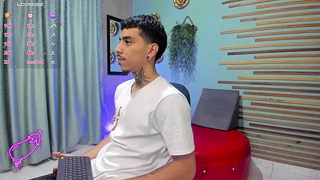 Snapshot of jharol_cardonaa chatting on October 13, 1:27 am jharol cardonaa online show from October 13, 1:27 am