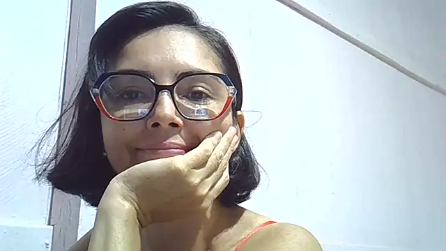 Luana sexy42 online show from May 24, 2:05 am
