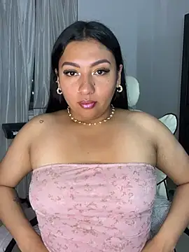 Snapshot of Issa_Santana chatting on July 1, 4:18 pm Issa Santana online show from July 1, 4:18 pm