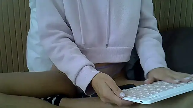 AnaLuxJulia online show from April 14, 2:34 pm