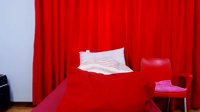 SexyBustyBoobs online show from July 25, 6:00 am