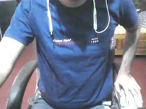 Snapshot of darkbluemoon chatting on February 23, 10:23 am darkbluemoon online show from February 23, 10:23 am