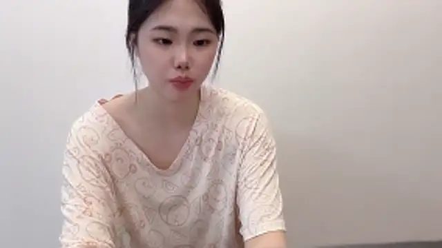 Snapshot of suki-1 chatting on April 18, 7:58 pm suki-1 online show from April 18, 7:58 pm