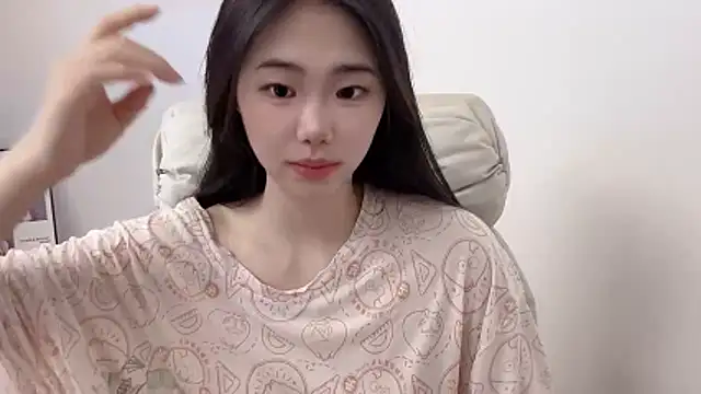 Snapshot of suki-1 chatting on April 24, 9:23 am suki-1 online show from April 24, 9:23 am